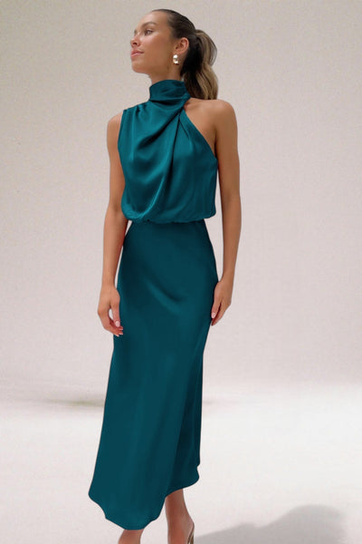 Élodie™ | Glamorous satin dress with halter neck.