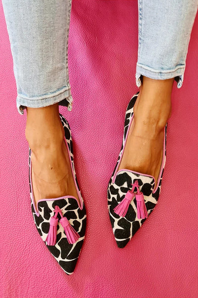 VALERIA - Elegant loafers with tapered toe and decorative tassel details