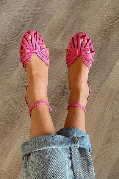 SOLE - Elegant flat woven sandals for a sophisticated look