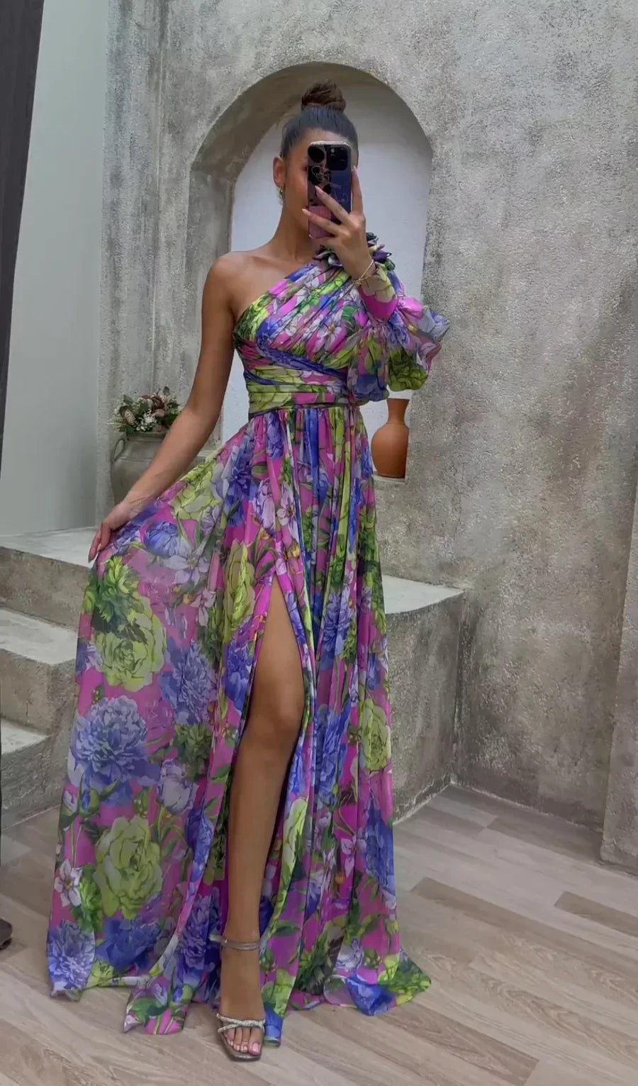 Isabella - Stunning Flowing Gown
