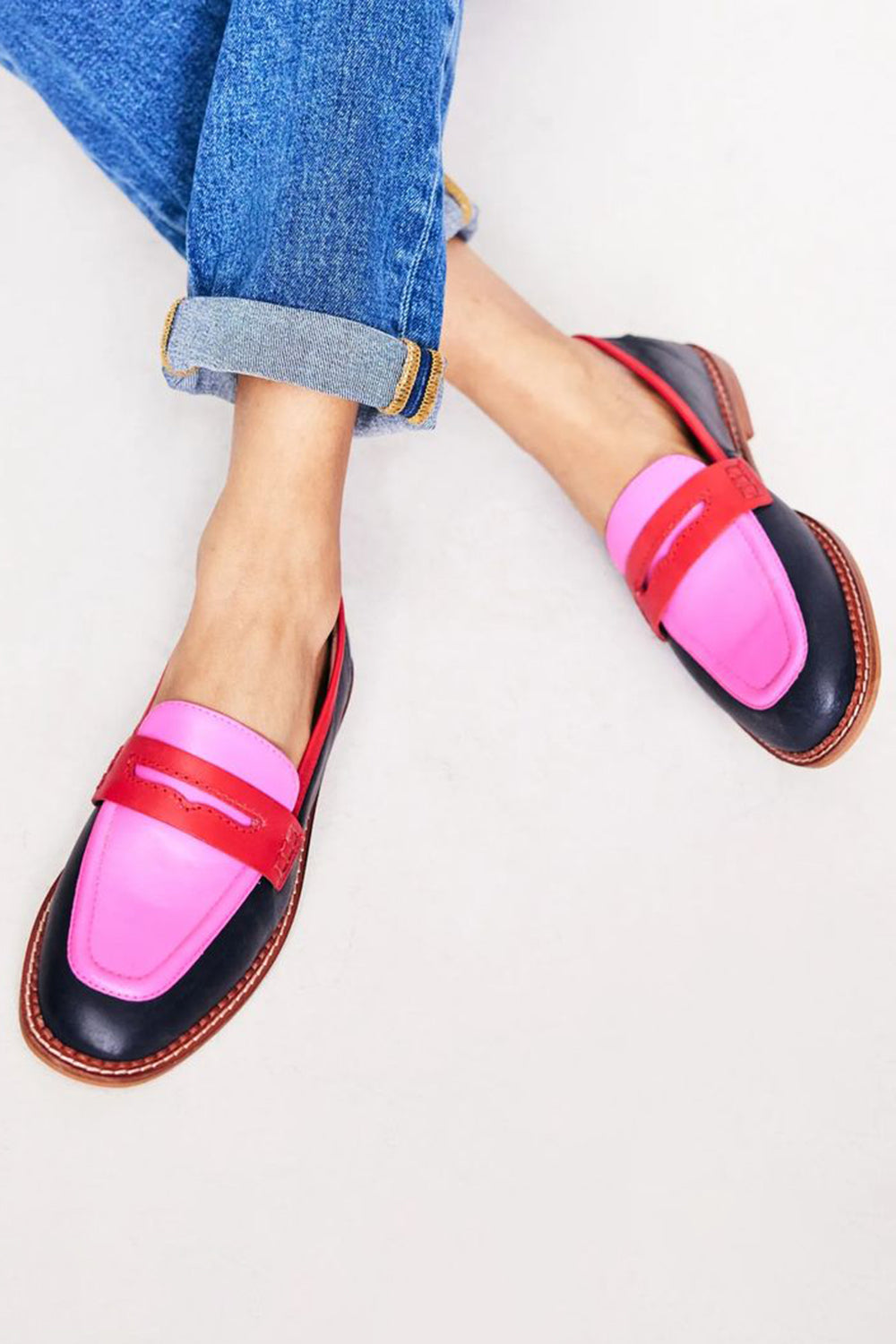 Faius™ - Soft black loafers with vibrant colored details for a unique style