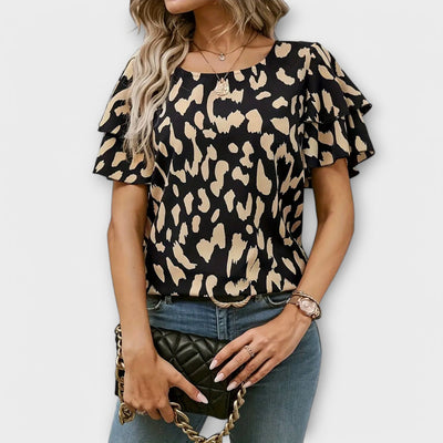 Evelyn – Relaxed Blouse with Round Neck