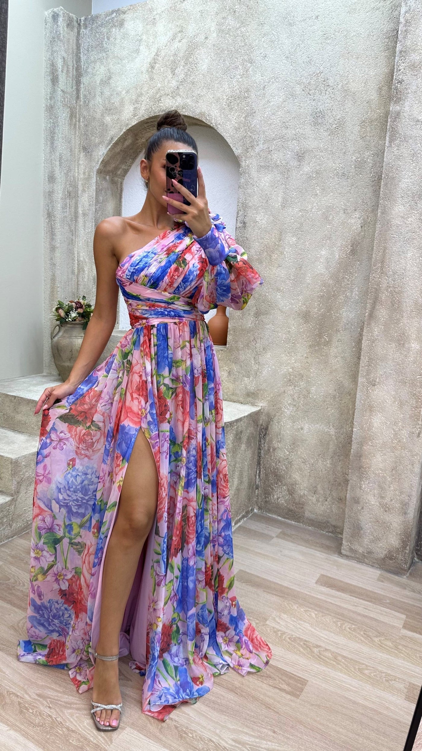Isabella - Stunning Flowing Gown