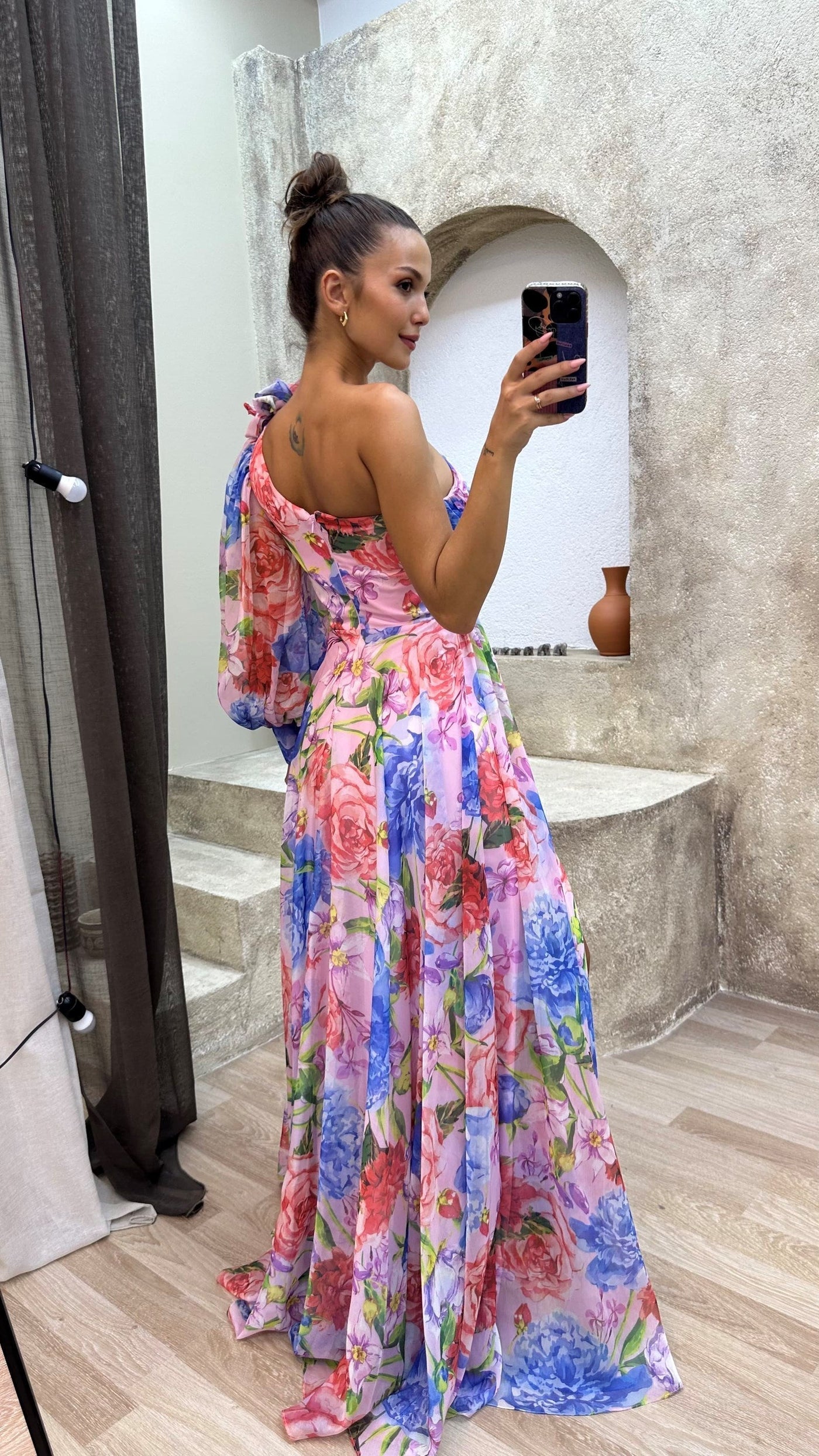 Isabella - Stunning Flowing Gown