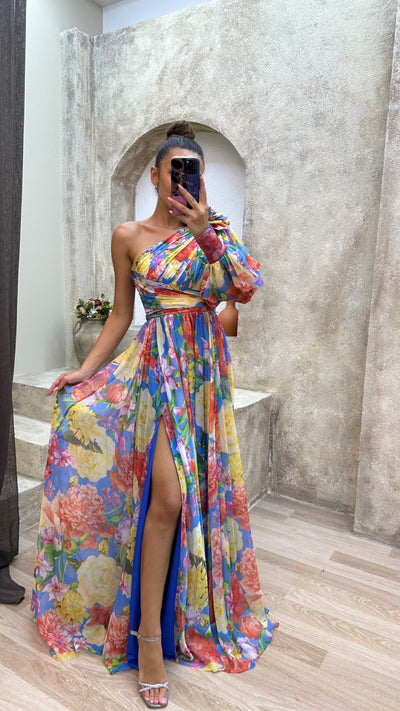 Isabella - Stunning Flowing Gown