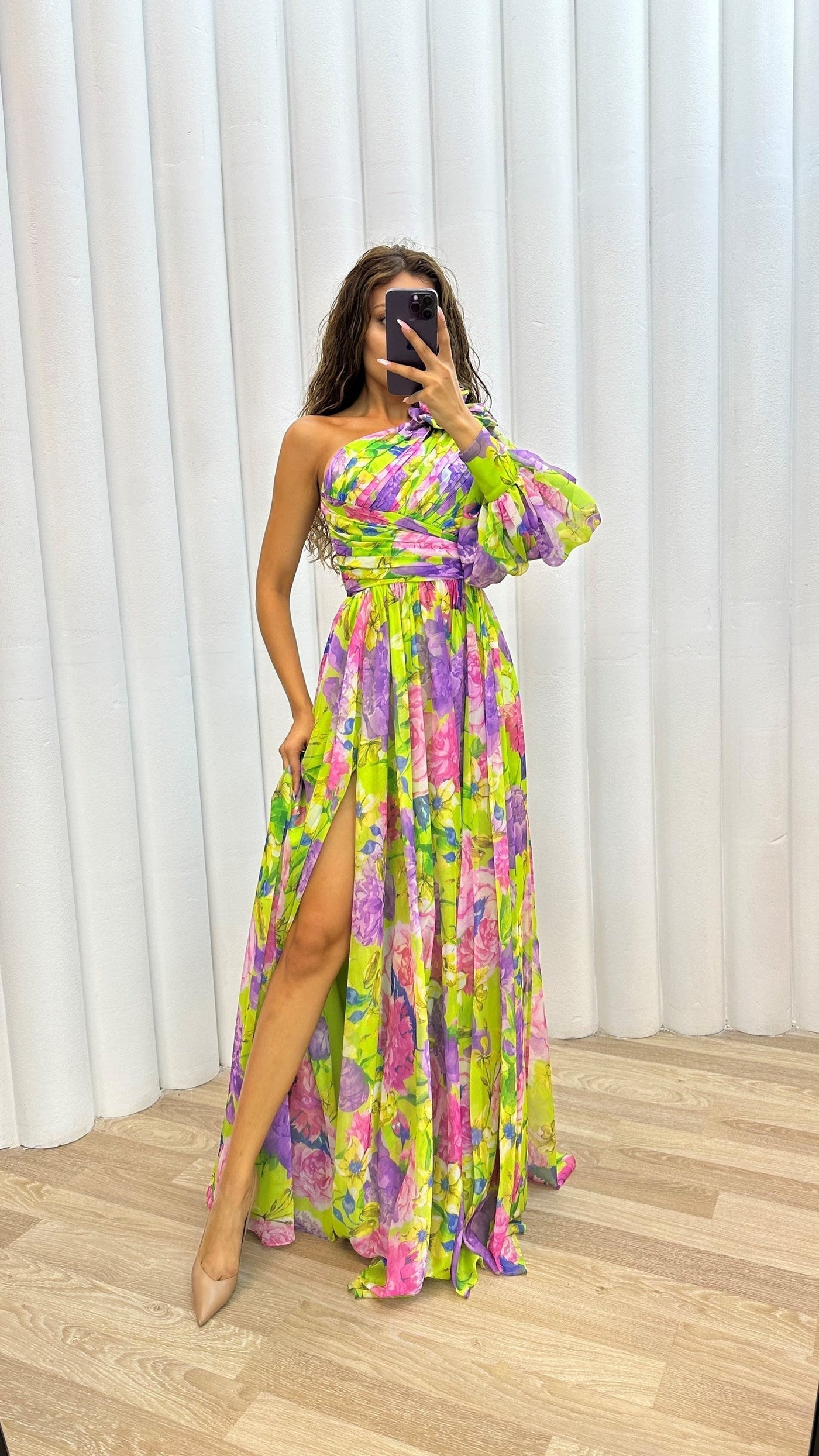Isabella - Stunning Flowing Gown