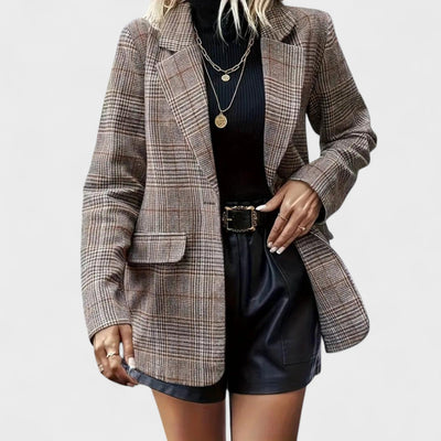 Rosi – Classic blazer with timeless elegance
