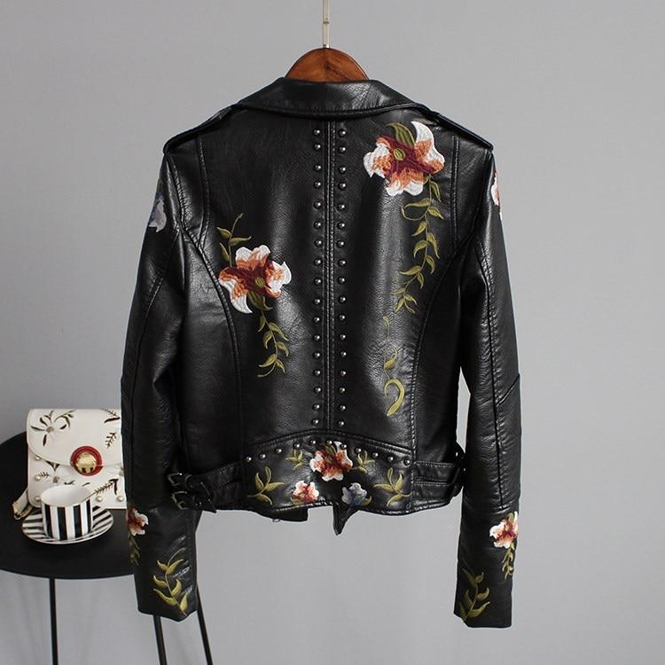 Selena – Jacket with eye-catching floral embroidery