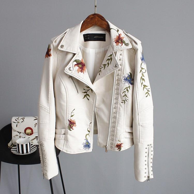 Selena – Jacket with eye-catching floral embroidery