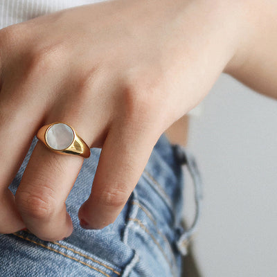 Mother-of-pearl ring