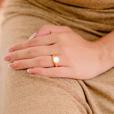 Mother-of-pearl ring