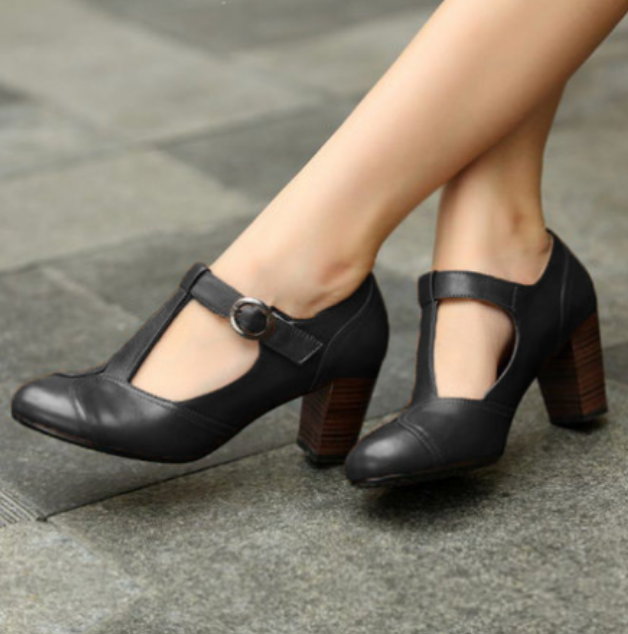 RACHELE - Elegant T-strap pumps with low heels for a refined look