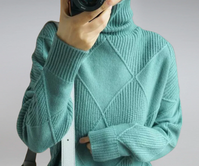 Mia - Cozy Turtleneck Sweater