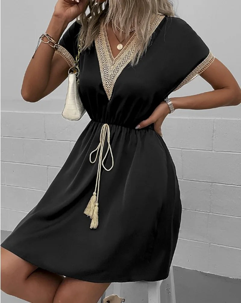 Carmen - Chic V-Neck Boho Dress with Flattering Waist Tie