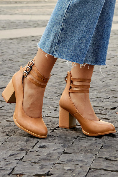 Caa™ - Elegant smooth sandals with ankle straps and thick heels for a sophisticated look