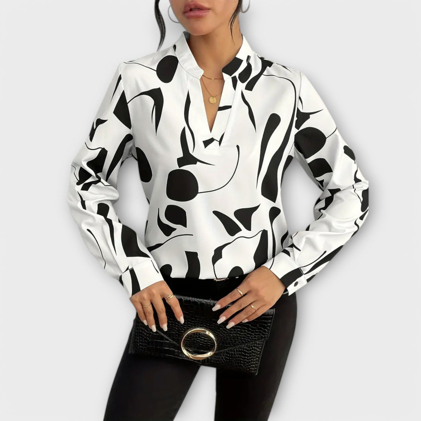 Catarina - Elegant long-sleeved blouse with V-neck and geometric pattern