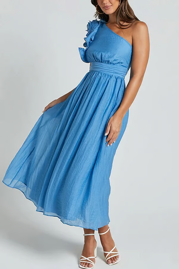 Queenie - Chic Slanted Elegance Summer Dress