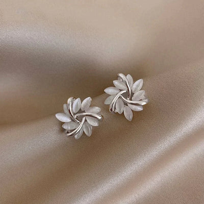 Circle earrings with opal petals in gold